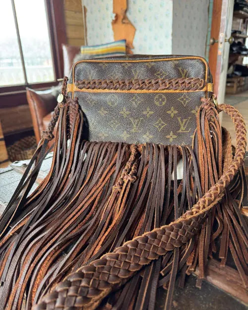 LEATHERANDVODKA | Compiègne Fringe Crossbody Bag | Camel