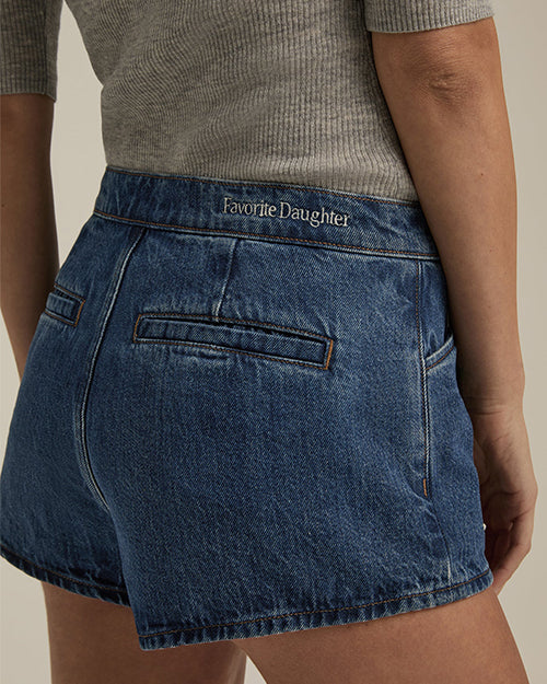FAVORITE DAUGHTER | The Short Shorts | Los Angeles