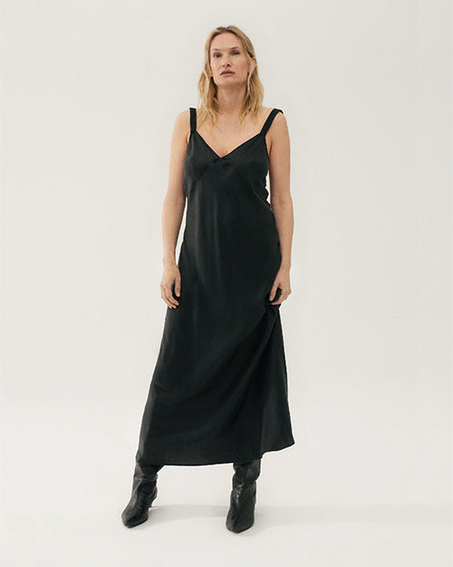 Deco Ruched Dress Black - M | Silk Laundry Deco Ruched Dress Black - M | Silk Laundry