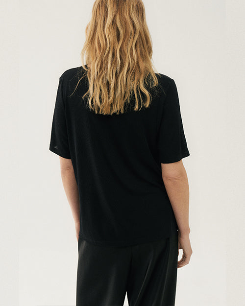 SILK LAUNDRY | Ribbed T-Shirt | Black | FINAL SALE