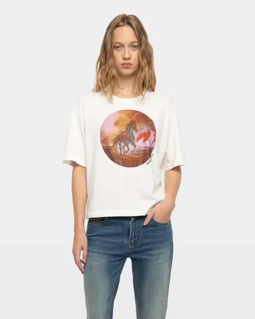 White short-sleeve T-shirt with circular horse graphic print